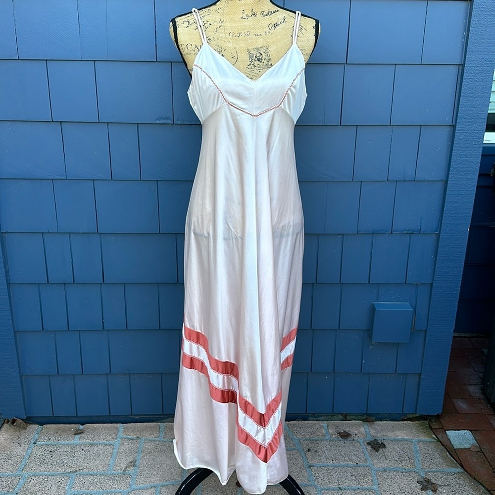 🩷🩷🩷Vintage Vassarette 11 pink slip long maxi pinup